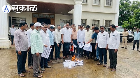 Kolhapur farmers protest against Shaktipeeth Highway
