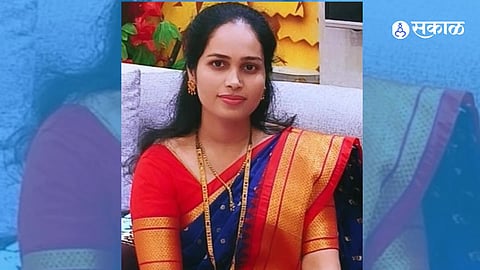 Satara Zilla Parishad Teacher Rajia Mulani Achieves Success By Managing Family Duties Classes And Exam Preparation