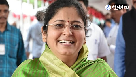 Declare Baglan drought-hit, demands Deepika Chavan.