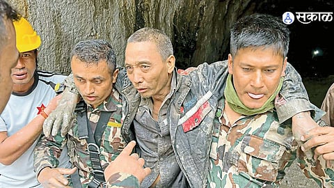 Lost Loved Ones Yet Helping Others Family Shows Humanity By Joining Search And Rescue Efforts For Flood Affected People