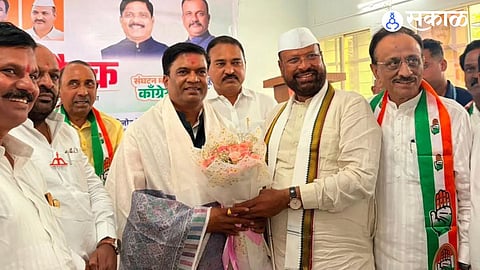 Abdul Sattar Surprise Entry at Congress Gandhi Bhavan jagannath kale birthday