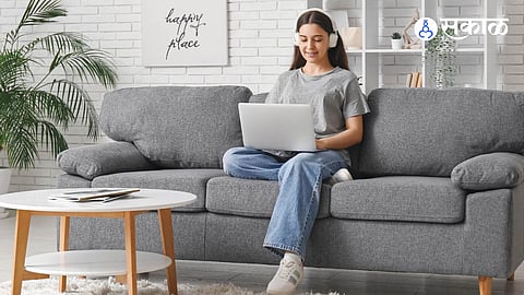 Avoid the Habit of Sitting With Your Legs Folded