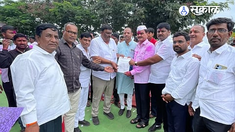 Maharashtra Agriculture Minister Dattatray Bharne assures a separate meeting in Mumbai to address the issues of mosambi growers from Paithan.