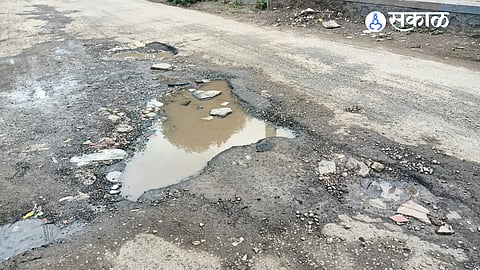 Potholes on major roads in Satana raise safety concerns ahead of Ganeshotsav and immersion processions.