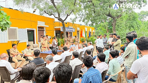 Karmad Police urge Ganesh mandals to avoid loud DJs and laser lights and promote social initiatives such as blood donation camps.