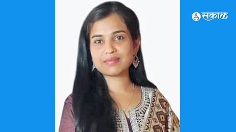 Pooja Takwane MPSC Result Farmer Daughter From Daund Becomes Revenue Assistant After Four Attempts Through Self Study