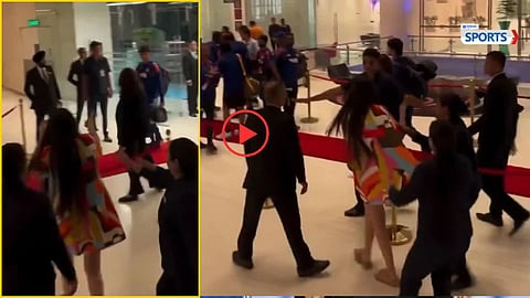 Girl chases Abhishek Sharma at team hotel Video Viral