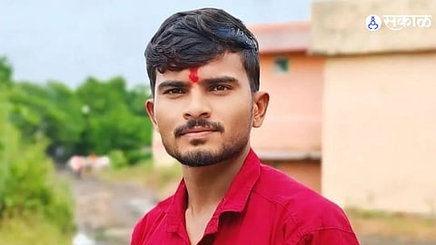 Paithan News Harshi Khurd Youth Dies By Suicide Cause Unknown Family Depended On His Daily Wage Earnings