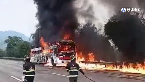 Mumbai Pune Expressway bus fire