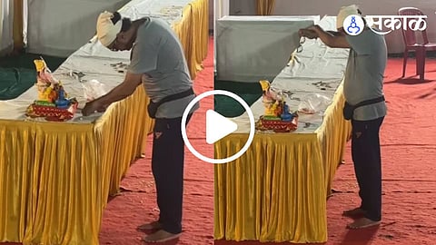Devotee Carries Self-Made Ganpati Idol Alone For Immersion