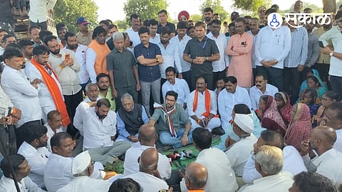 Maharashtra Farmers Drought Relief Aaditya Thackeray Raises Questions Over Announcements and Delivery of Aid to Farmers