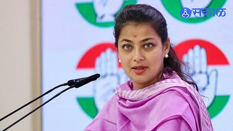 Praniti Shinde On Mangalwedha Drought Demands Direct Financial Relief For Farmers And Immediate Crop Loss Assistance