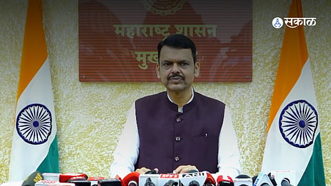 CM Fadnavis Appeals for Water Conservation and Cost Cutting