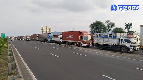Pune Bengaluru Highway Traffic Jam At Anewadi Toll Plaza After Ganesh Festival As Vehicles Queue For Five Kilometers