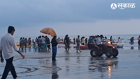 Dapoli Coastline Buzzes with Tourists as Long Weekend Sparks Early Tourism Season