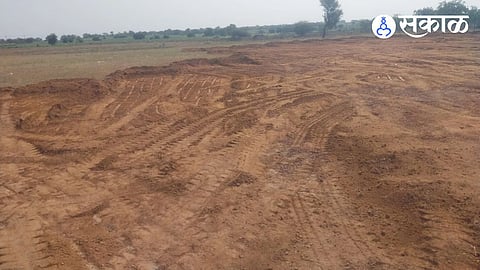 Theft of fertile farm soil