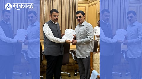 cm devendra fadnavis and dhananjay munde