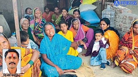 A drought-hit farm in Murumkheda, Chhatrapati Sambhajinagar, highlighting the agricultural crisis faced by the farmer family