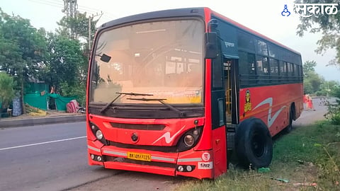 ST bus wheel detaches near speedbreaker and hits axle; 38 passengers safe.