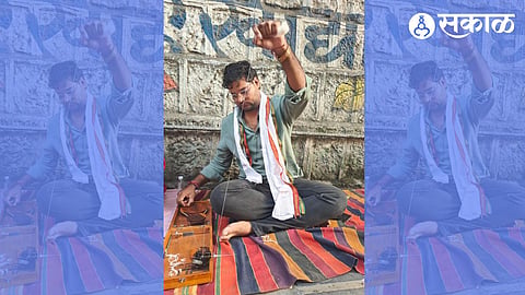 Charkha Satyagraha Adopted in mpsc Student Protest