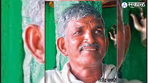 Farmer Rajendra Sapate from Dhop village in Bhandara district had shared his concerns during a drought inspection visit on October 3.