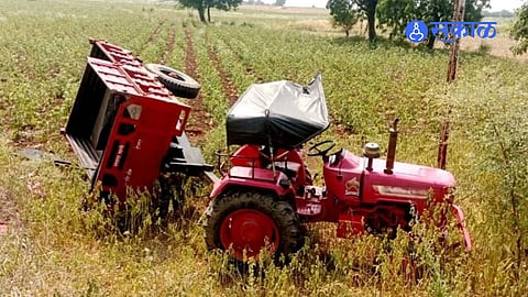 Maharashtra Highway Pothole Accident Farmer Dies as Tractor Overturns Near Devgaon Rangari in Chhatrapati Sambhajinagar