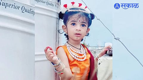Karad Malakhed Phata Accident Six Year Old Vedashree Kumbhar Dies Mother and Uncle Seriously Injured in Two Wheeler Crash
