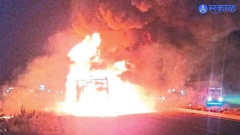 A cargo truck carrying edible oil caught fire on the national highway near Borgaon Manju, disrupting traffic as police reached the spot.