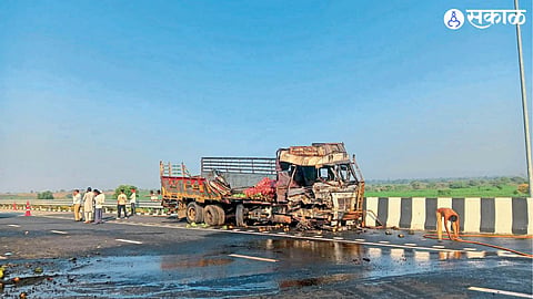 Two People Die After a Truck Catches Fire in an Accident on Samruddhi Mahamarg