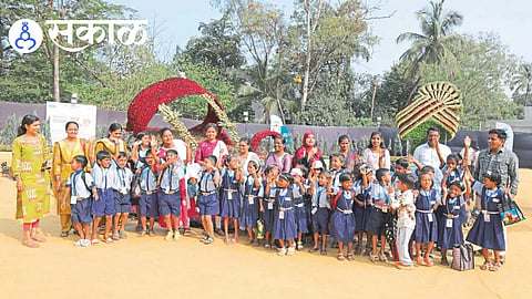 Kolhapur flower exhibition at Police Garden
