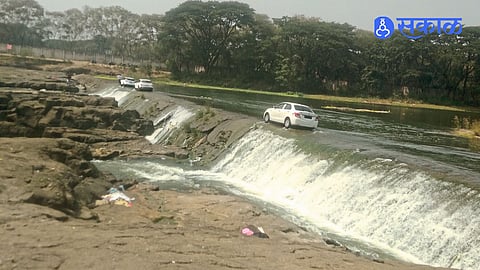 Indrayani River Kundmala Dam Condition Raises Accident Fears as Villagers Demand Urgent Repairs and Traffic Restrictions