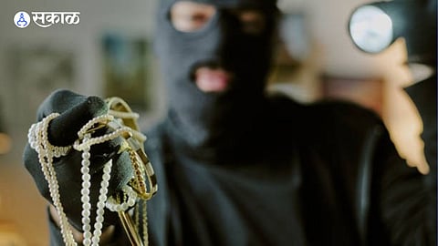 jewellery theft