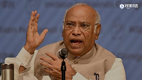 Mallikarjun Kharge’s Controversial Remark on PM Modi 