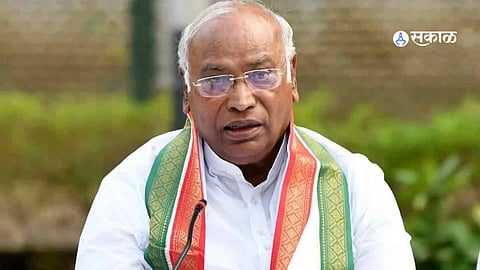 Kharge’s Controversial Remark on PM Modi
