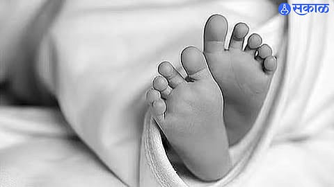 A one-and-a-half-month-old girl died in Melghat, prompting a medical inquiry into the suspected cause.