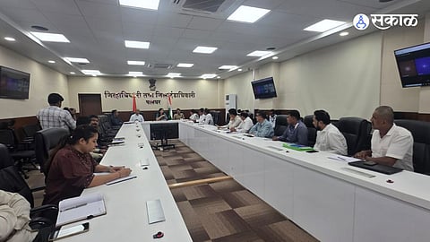 palghar collector office meeting