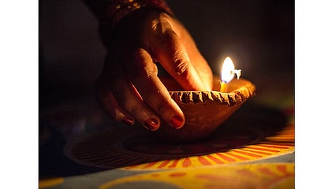 ‘त्यांच्या’ आनंददीपाची वात तुमच्या हाती!