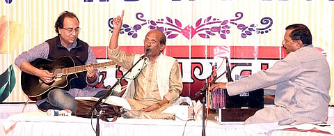 An interview of Bhimrao Panchale & his Marathi Gazal concert