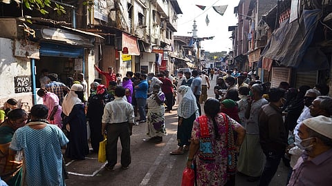 मुंबईतून कोरोनाला पळवून लावण्यासाठी 'मोठं' पाऊल; झोपडपट्टी, चाळीत राहणाऱ्यांसाठी...