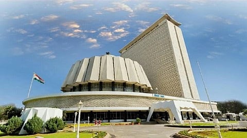 संचारबंदीच्या कालावधीत आमदार करत आहेत घरात `हे` काम