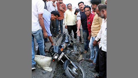घरी पोहचणार... तेवढ्यातच होत्याचे नव्हते झाले ! 