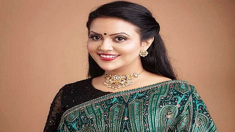 'वर्षा'च्या भिंतींवर 'त्या' मजकूराबद्दल अमृता फडणवीस म्हणतात... 