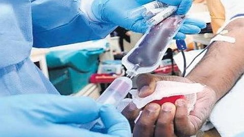 प्लाझ्मा थेरेपीसाठी काही मोजक्यांचाच पुढाकार, राज्यातील रक्तपेढ्यांमध्ये 1,143 युनिट प्लाझ्माचा साठा