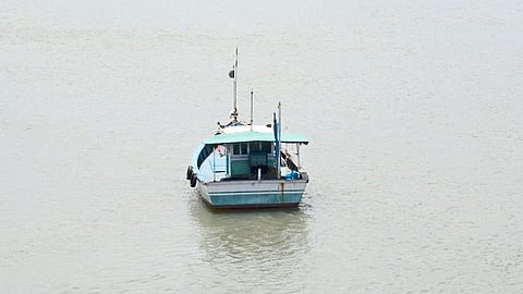 Few Fishermen Starts Fishing In Ratnagiri Sea 