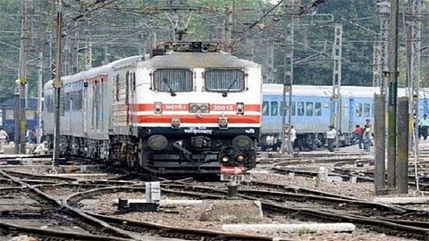 मध्य रेल्वे चालविणार पुजा उत्सव विशेष 144 ट्रेन; सणउत्सवांच्या पार्श्वभूमिवर रेल्वेचा निर्णय
