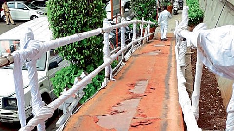 अपंगांच्या रॅम्पकडे दुर्लक्ष