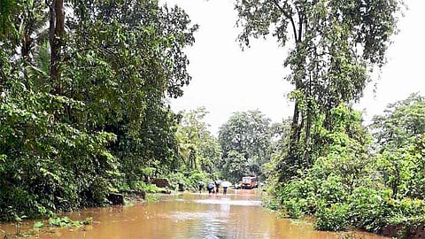 कणकवली शहरासह महामार्गावर पाणीच पाणी 