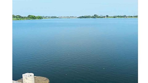 दुष्काळाने आटलेली माणगंगा प्रवाहित