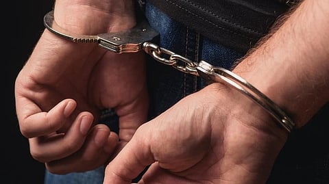 crime news in kolhpaur fraud with bekari owner