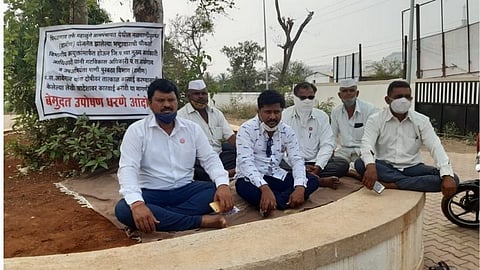  पिंपळगाव तर्फे म्हाळुंगे भ्रष्टाचार : स्वाभिमानी शेतकरी संघटनेचे उपोषण सुरू